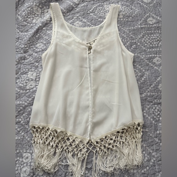 🎅🏼5/$10 Monteau Cream Lace Fringe Blouse - Picture 3 of 4